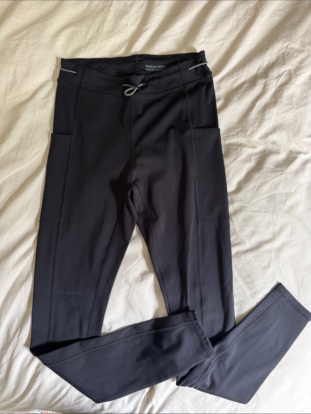 FABLETICS- Motion365+ High-Waisted Bungee Legging Black Medium - Picture 5 of 6